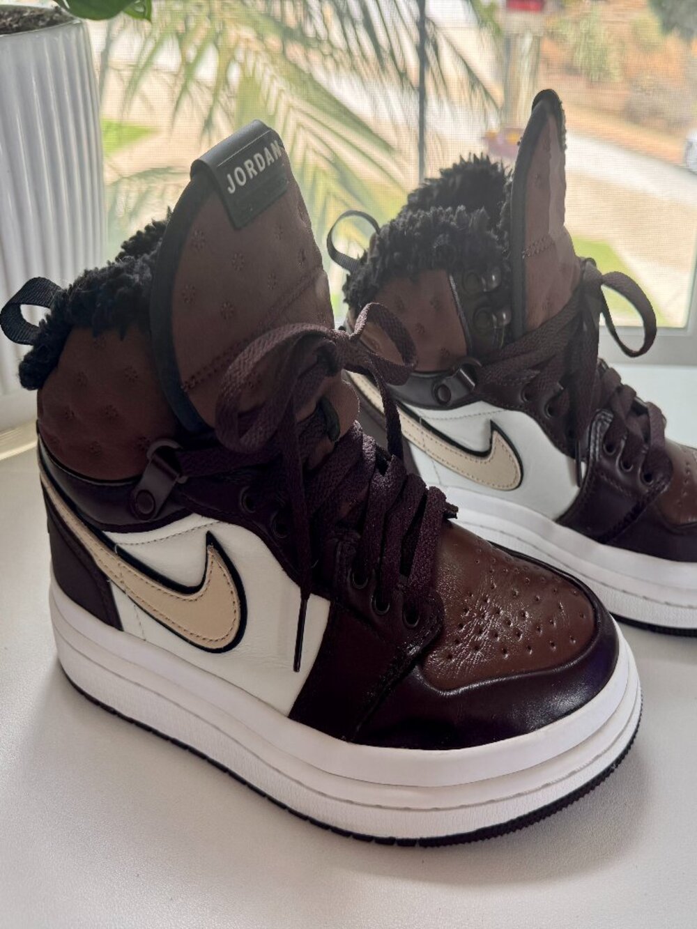 Air Jordan 1 Acclimate Chocolate, Brown/White/Cream, Women's Size 7.5